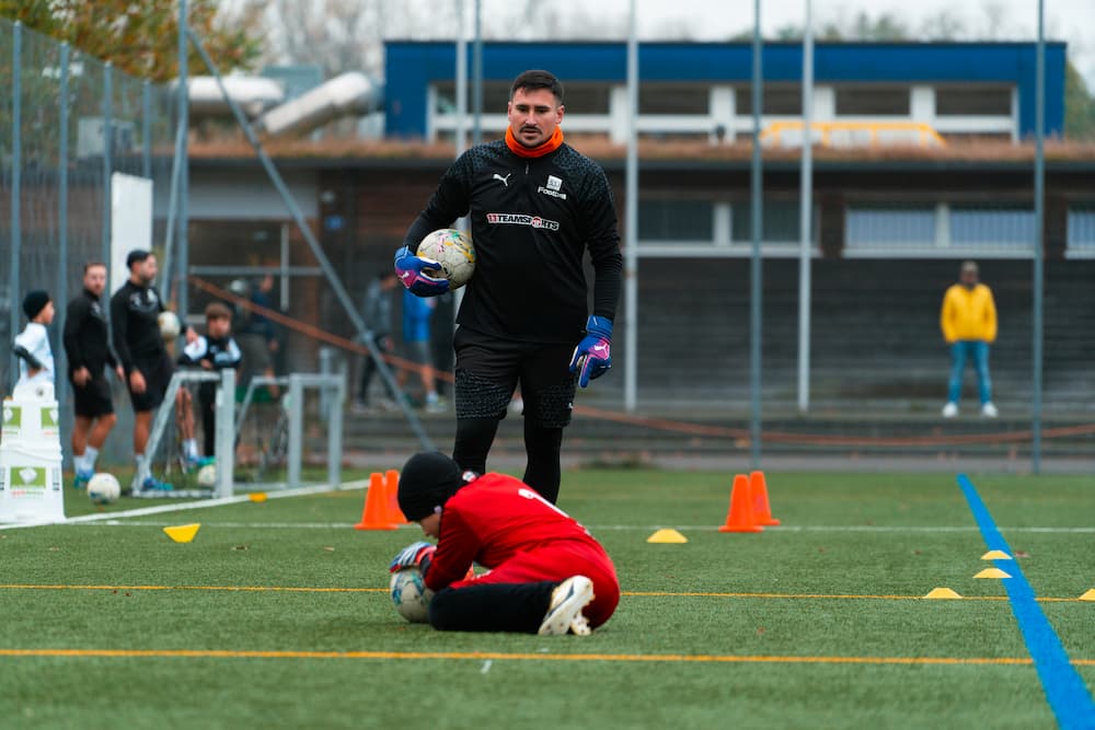 Fussball Training ohne Torwart Symbolbild