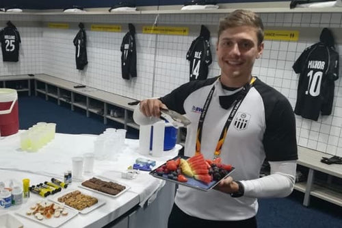Thomas Dürhammer beim Spiel LASK gegen Tottenham in der Garderobe als Ernährungsberater